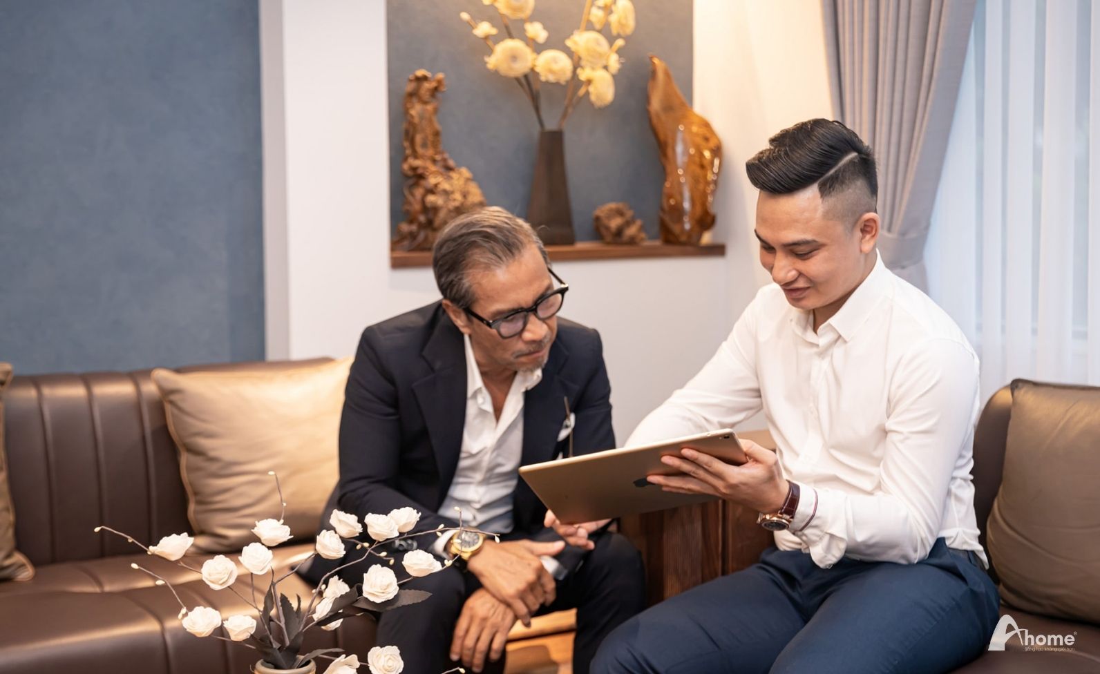 Khách hàng sẽ được tư vấn bởi nhân viên Ahome và đưa ra phương án sơ bộ