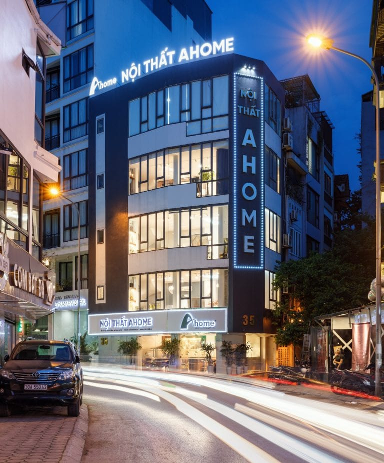 Showroom nội thất gỗ óc chó của Ahome